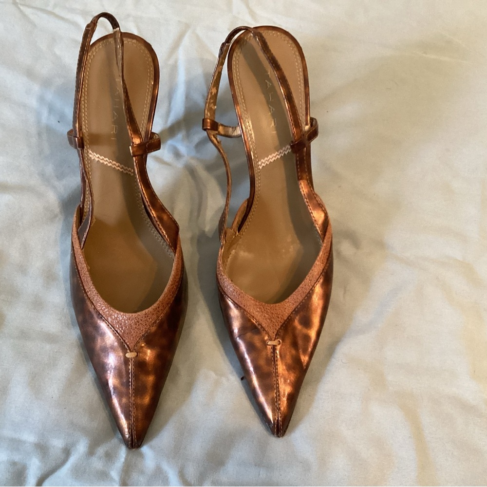 Tahari Heels
